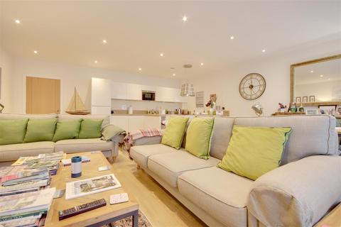 undefined, Almansa Way, Lymington