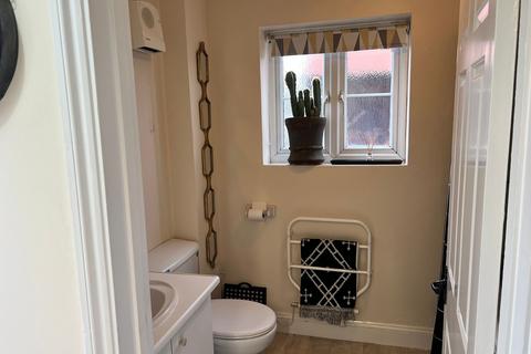 2 bedroom cottage to rent, Broad Lane, Wooburn Green, HP10