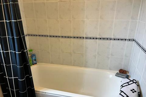 2 bedroom cottage to rent, Broad Lane, Wooburn Green, HP10