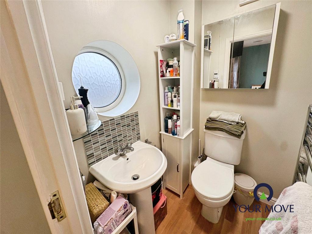 En-Suite No. 16