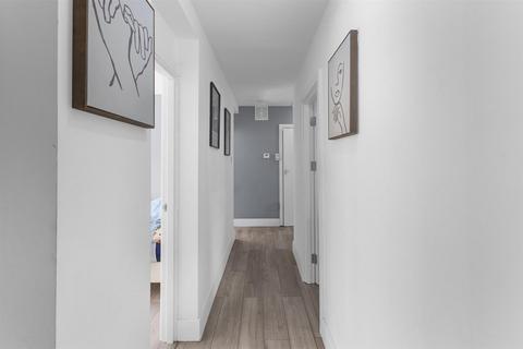 3 bedroom apartment for sale, St Charles Square, London, W10