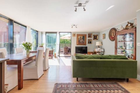 2 bedroom apartment for sale, Bazalgette Court, Great West Road, London, W6