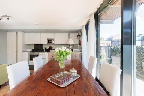 2 bedroom apartment for sale, Bazalgette Court Great West Road London