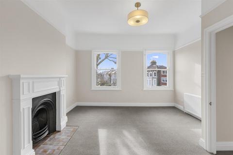 3 bedroom apartment for sale, Highlever Road London