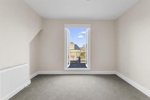 3 bedroom apartment for sale, Highlever Road London