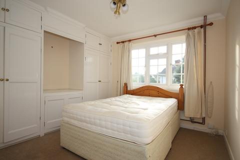 1 bedroom flat to rent, Lower Edgeborough Road, Guildford GU1