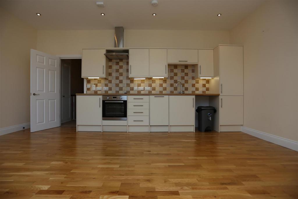 26a Blatchington Rd kitch.JPG