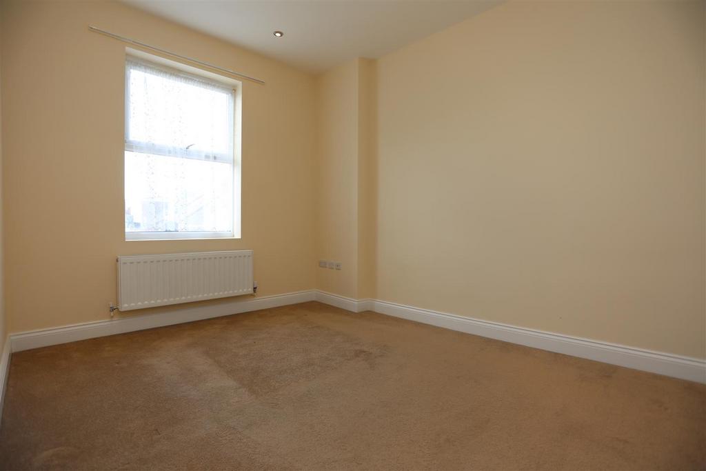 26a Blatchington Rd bed1.JPG