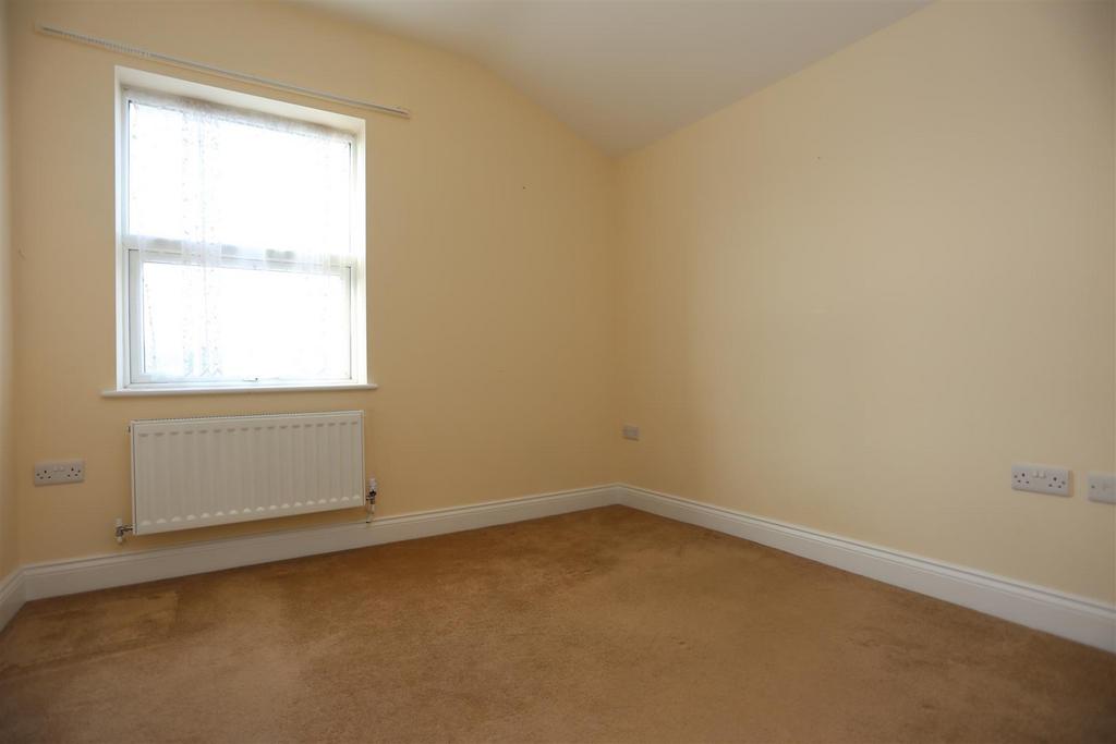 26a Blatchington Rd bed2.JPG
