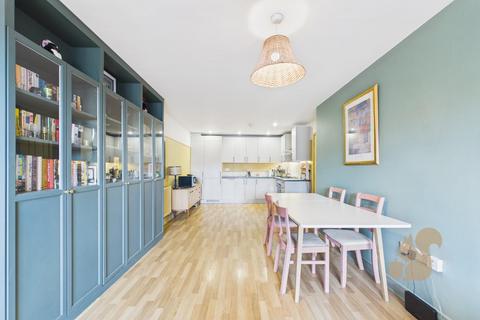 2 bedroom apartment for sale, Clarendon Way, Colchester