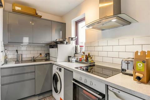 1 bedroom flat to rent, Dorney Court, Ranelagh Gardens SW6