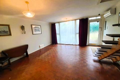 3 bedroom end of terrace house for sale, Priests Walk, Gravesend DA12