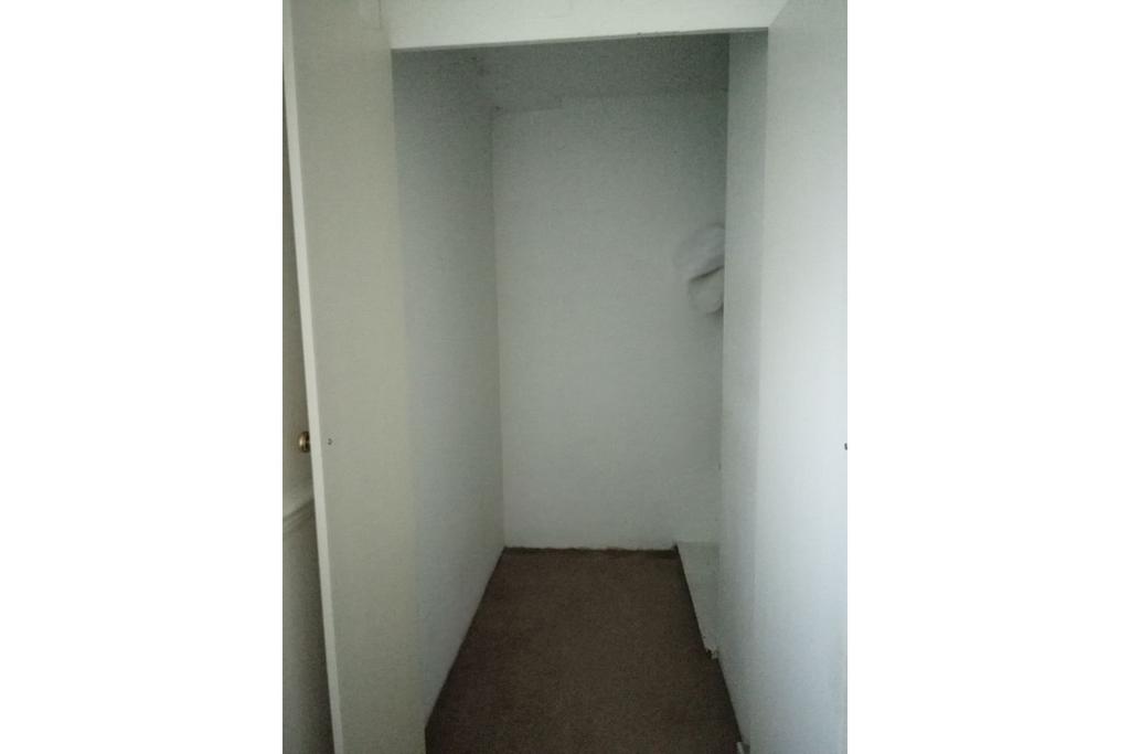 Walk-in wardrobe