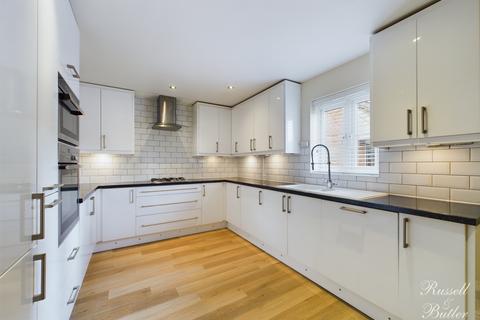 4 bedroom townhouse for sale, Waine Close, Buckingham, MK18 1FG