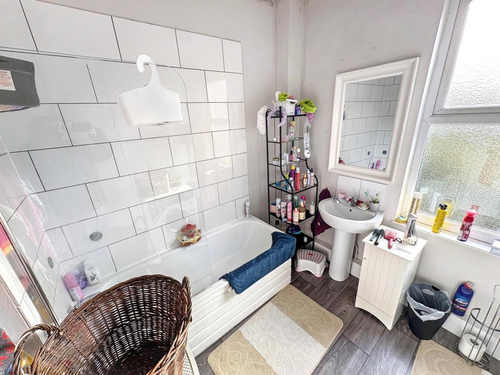 64 Lovat Road
