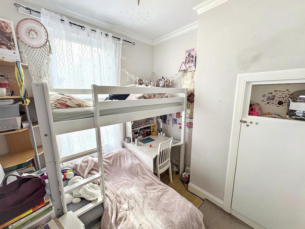 64 Lovat Road
