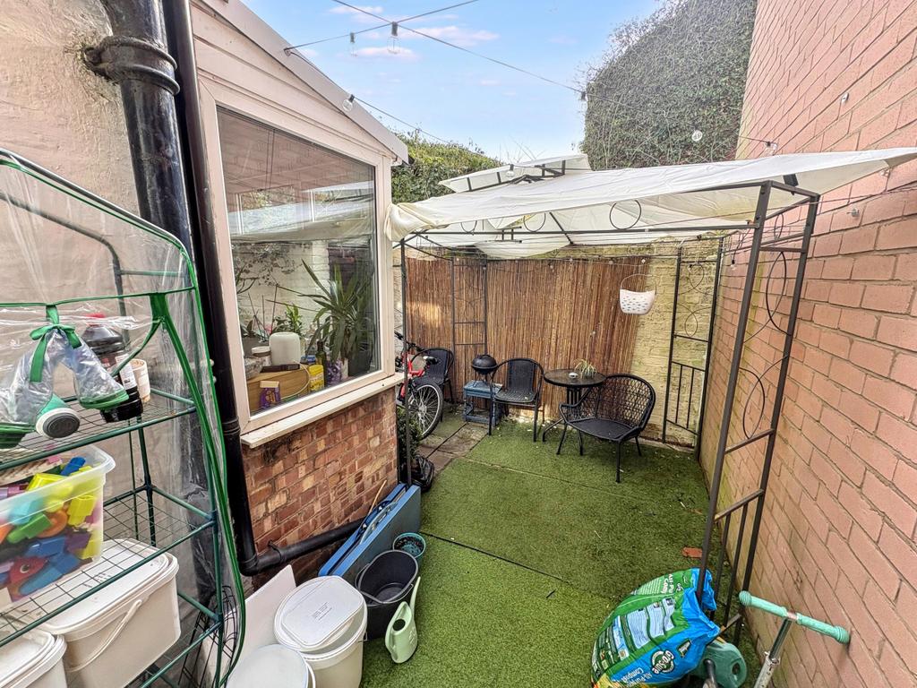 64 Lovat Road