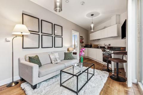 2 bedroom flat for sale, Shalfleet Drive, London, W10