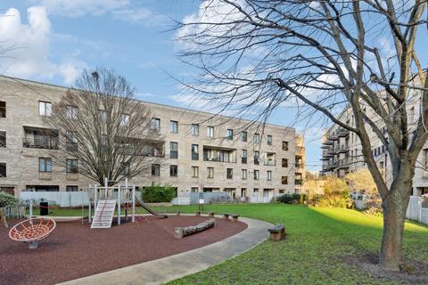 2 bedroom flat for sale, Shalfleet Drive, London, W10