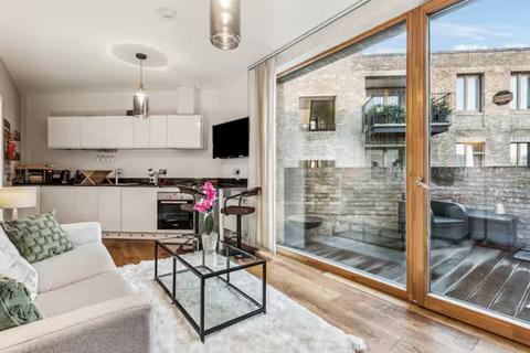 2 bedroom flat for sale, Shalfleet Drive, London, W10