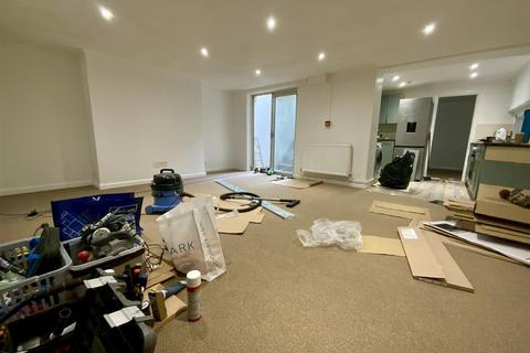 3 bedroom flat for sale, Brunswick Place, Hove
