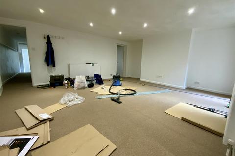 3 bedroom flat for sale, Brunswick Place, Hove