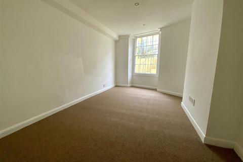 3 bedroom flat for sale, Brunswick Place, Hove