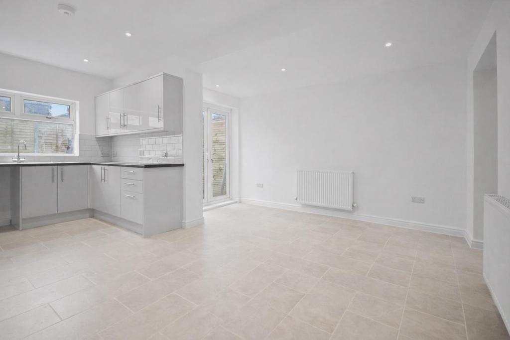 Kitchen Area.png