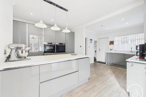 undefined, Oakwood Lane, Leeds
