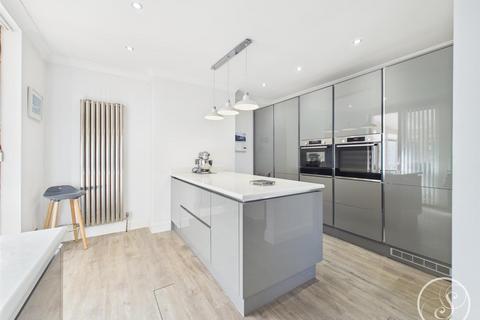 undefined, Oakwood Lane, Leeds