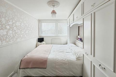 2 bedroom apartment for sale, Pantile Avenue, Southend-on-Sea