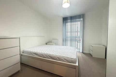 2 bedroom apartment to rent, Elmira Way, Salford, Greater Manchester, M5