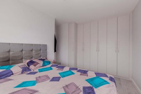 3 bedroom end of terrace house for sale, Parlaunt Road, Langley SL3