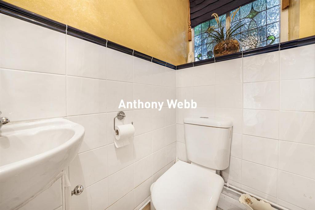Ground floor cloak room