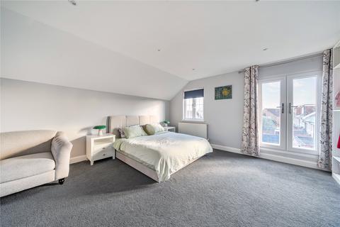 4 bedroom semi-detached house for sale, Trenchard Close, Hersham, KT12