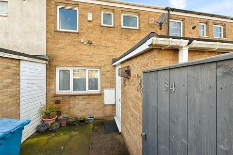 3 bedroom terraced house for sale, Saddleworth Close, Hull HU7
