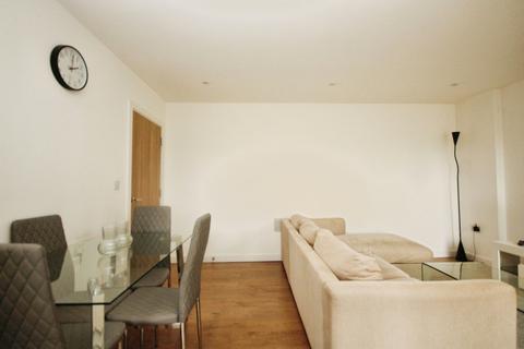 2 bedroom apartment to rent, Talbot Close, Mitcham, CR4