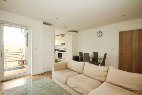 2 bedroom apartment to rent, Talbot Close, Mitcham, CR4