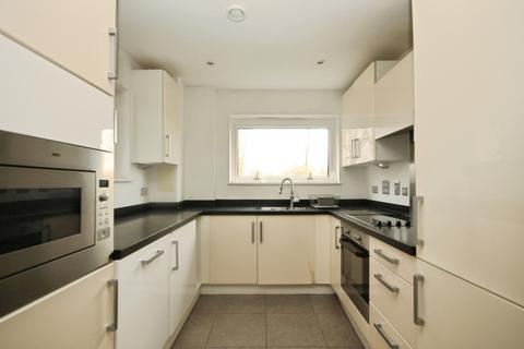 2 bedroom apartment to rent, Talbot Close, Mitcham, CR4