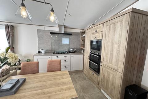2 bedroom park home for sale, Highcliffe Meadow, Hoburne Naish, Barton On Sea, Hampshire, BH25