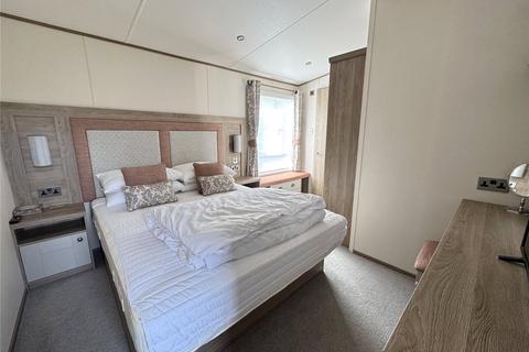 2 bedroom park home for sale, Highcliffe Meadow, Hoburne Naish, Barton On Sea, Hampshire, BH25