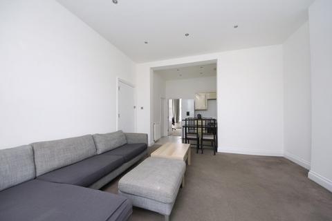 2 bedroom flat to rent, Horn Lane, W3