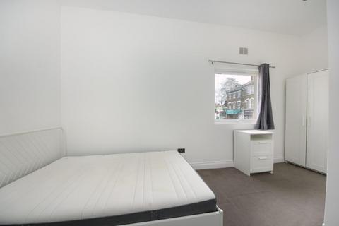 2 bedroom flat to rent, Horn Lane, W3