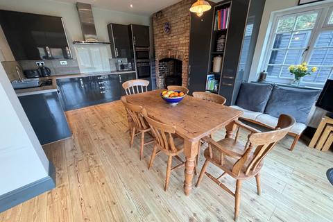 3 bedroom semi-detached house for sale, Watling Street, Leighton Buzzard LU7