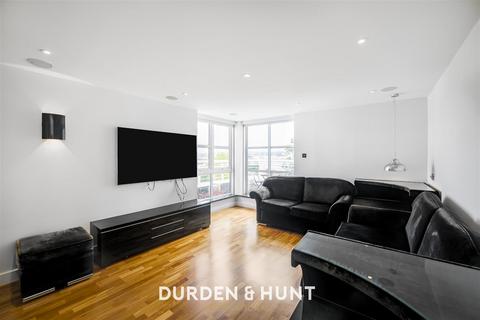 1 bedroom apartment to rent, Barrier Point Road, Royal Docks E16