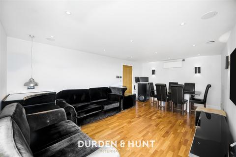 1 bedroom apartment to rent, Barrier Point Road, Royal Docks E16
