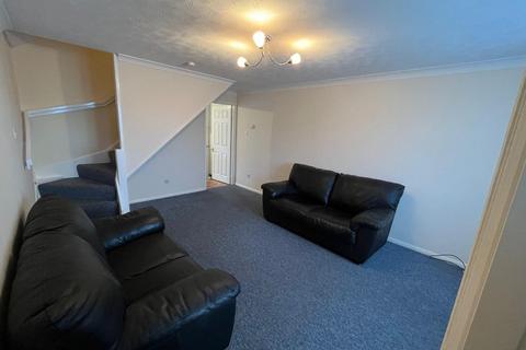 2 bedroom end of terrace house to rent, Harcombe Close, Canford Heath, Poole