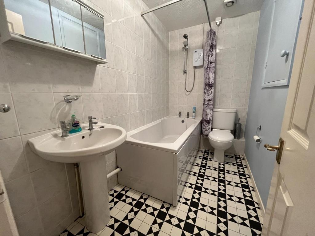 Bathroom.JPG