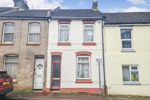 2 bedroom terraced house for sale, 104 Dale Street, Chatham, Kent, ME4 6QH