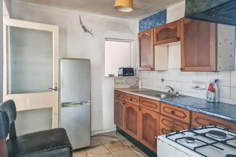 2 bedroom terraced house for sale, 104 Dale Street, Chatham, Kent, ME4 6QH